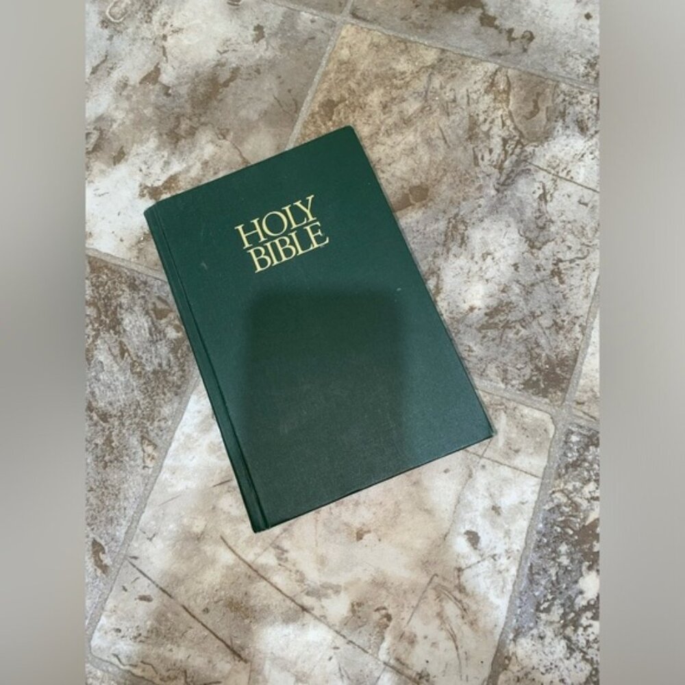 Holy Bible NRSV - New revised standard  Verison catholic edition. 1993 published